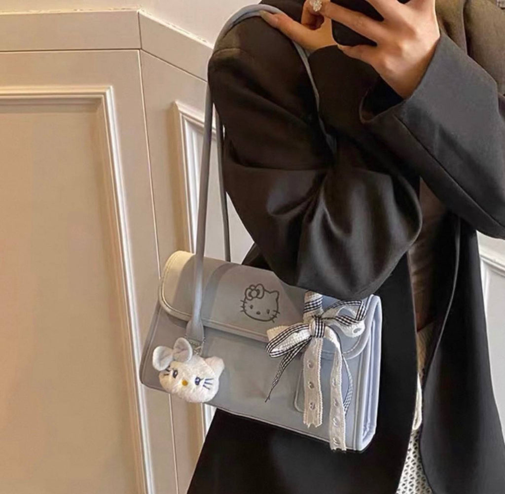 حقيبة هالوكيتي سمائي