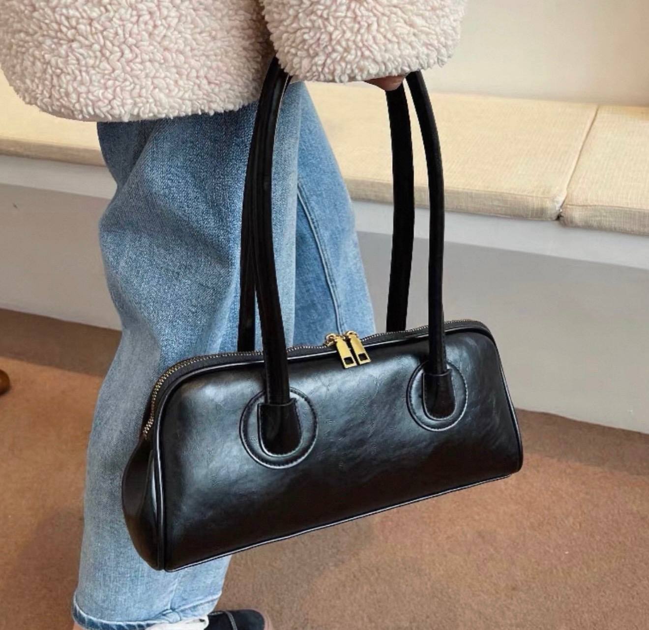 حقيبة كتف سوداء