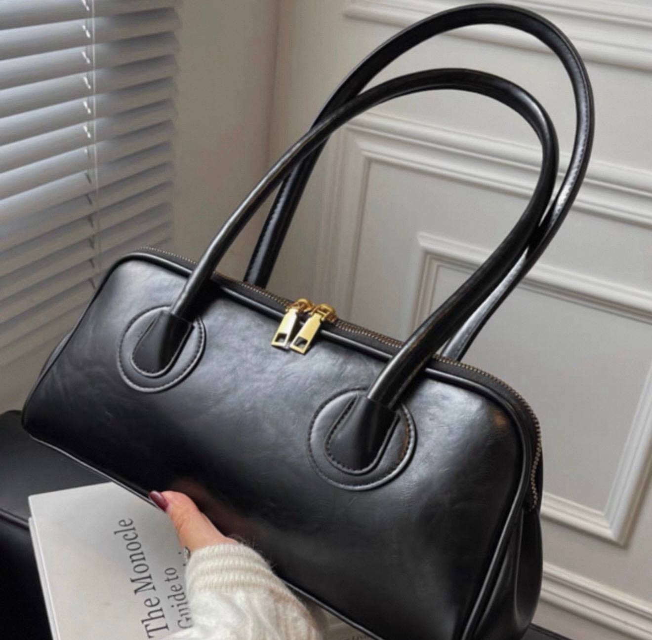 حقيبة كتف سوداء