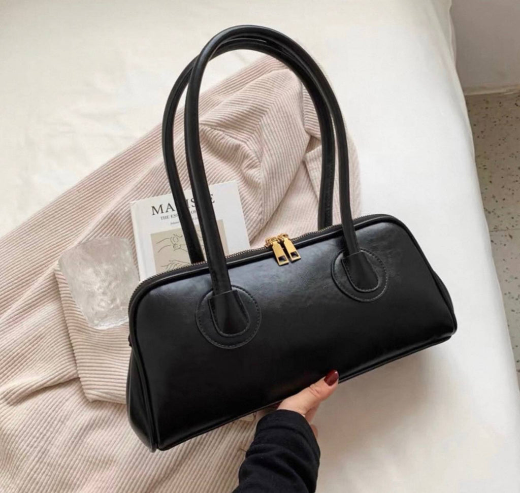 حقيبة كتف سوداء